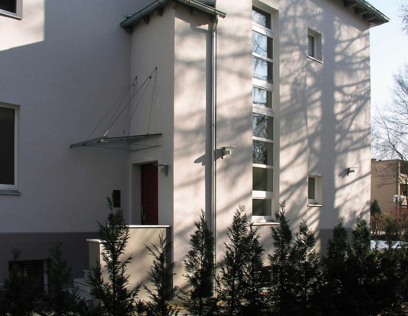 Wohnhaus für zwei Familien in Berlin Umbau – Ansicht Westen