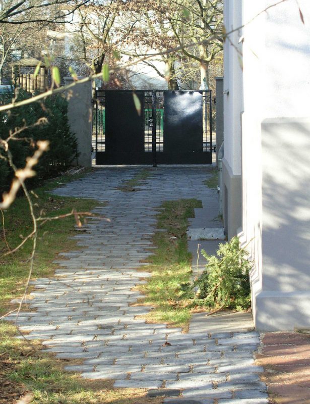 Wohnhaus für zwei Familien in Berlin Umbau – Zugang von Innen
