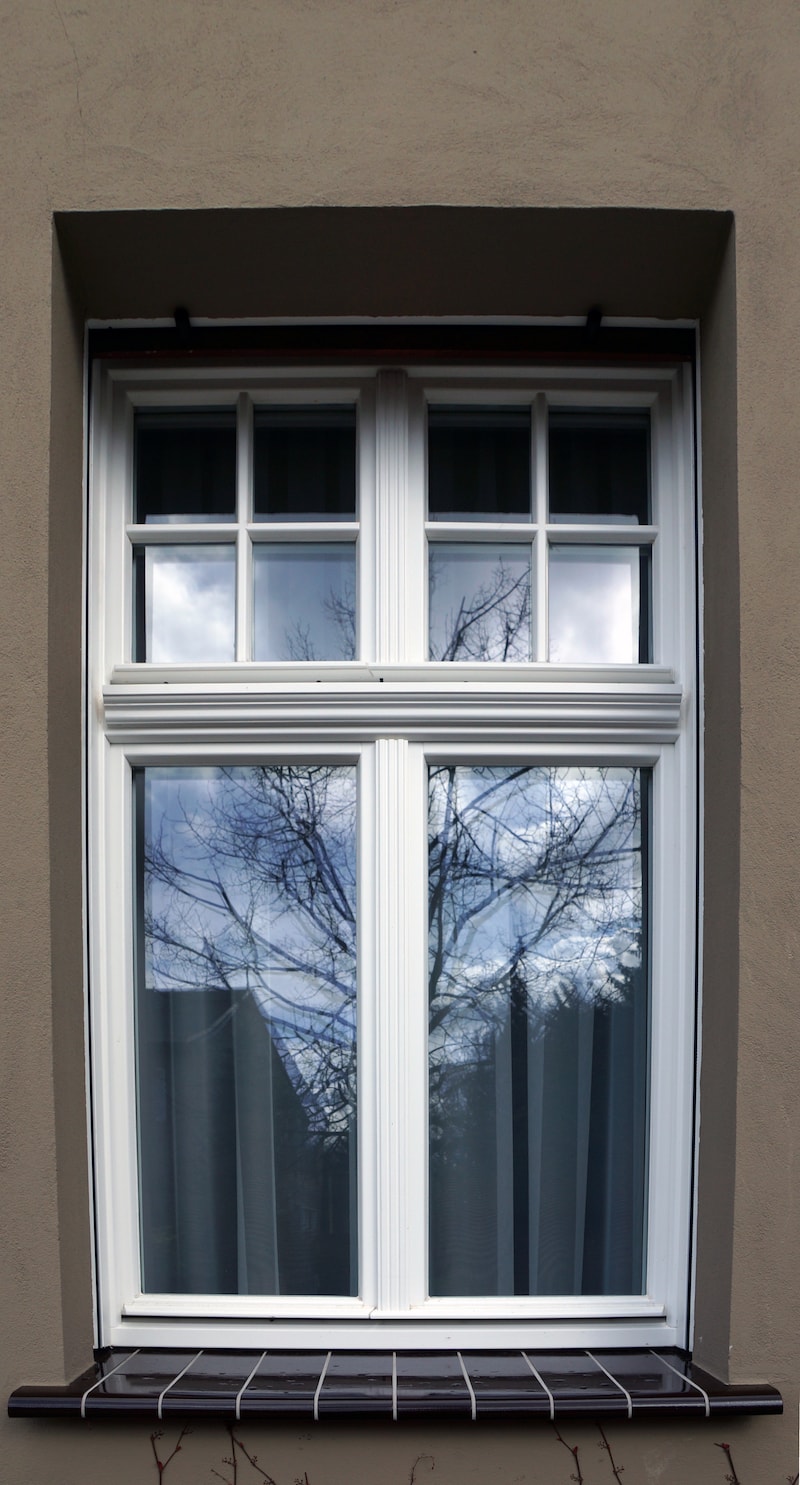 Vierseitenmühlenhof in Gräben / Brandenburg – Fensterdetail