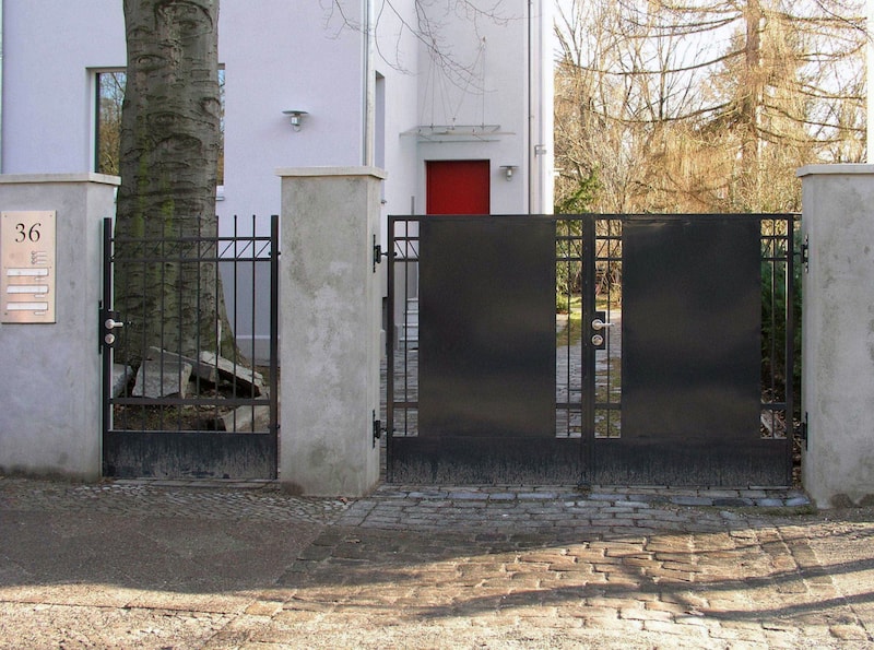 Wohnhaus für zwei Familien in Berlin Umbau – Gartenzaun und Tor