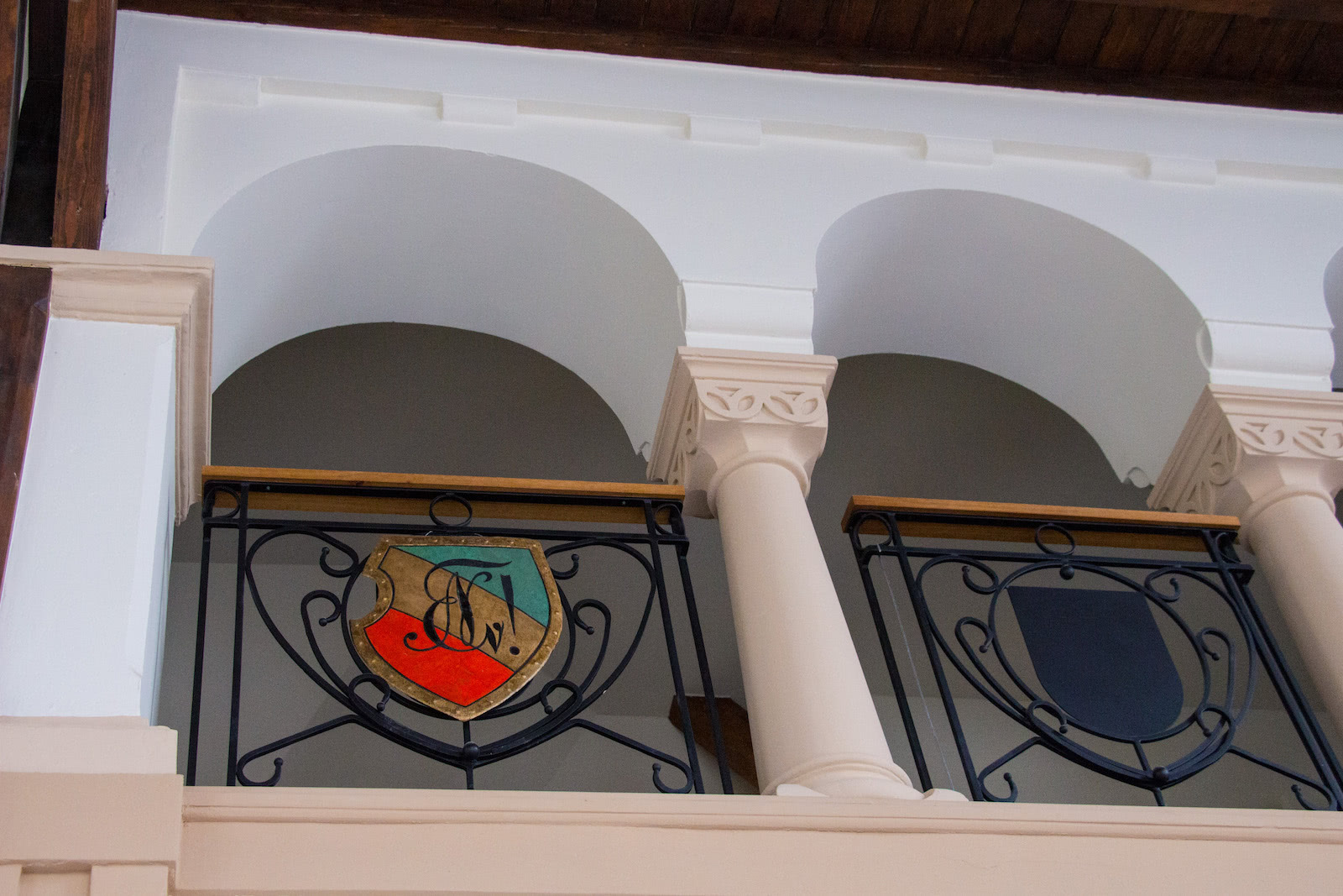 Detail Damengalerie